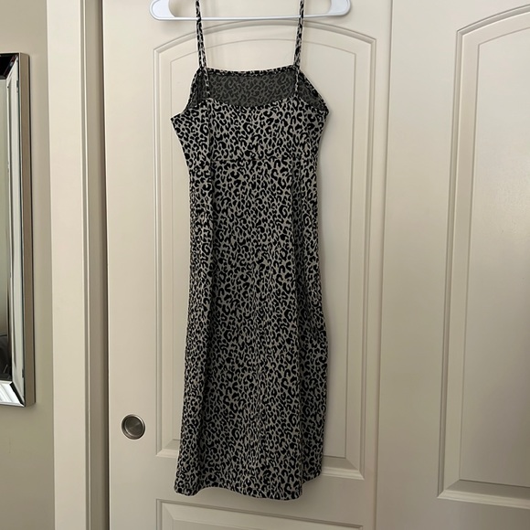 Cheetah print dress - Picture 2 of 4